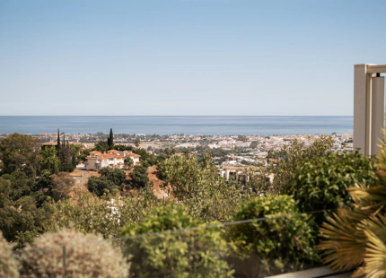 EXCEPTIONAL APARTMENT WITH SPACIOUS TERRACE AND STUNNING VIEWS IN LA QUINTA