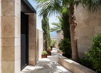 EXCEPTIONAL APARTMENT WITH SPACIOUS TERRACE AND STUNNING VIEWS IN LA QUINTA