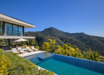 EXCEPTIONAL VILLA FOR SALE IN BENAHAVÍS WITH BREATHTAKING VIEWS