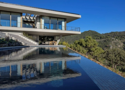 EXCEPTIONAL VILLA FOR SALE IN BENAHAVÍS WITH BREATHTAKING VIEWS