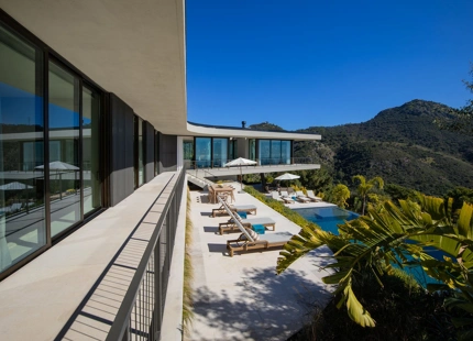 EXCEPTIONAL VILLA FOR SALE IN BENAHAVÍS WITH BREATHTAKING VIEWS