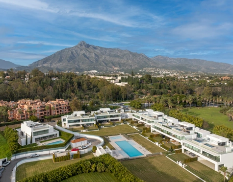 Semi Detached Villa for sale in Marbella Golden Mile