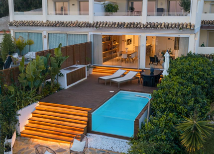 APARTAMENTO EXCEPCIONAL EN NUEVA ANDALUCÍA CON PISCINA PRIVADA Y VISTAS PANORÁMICAS