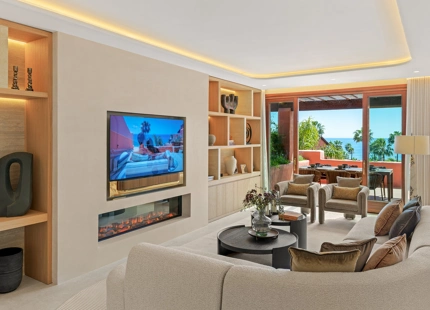 IMPRESIONANTE ÁTICO DÚPLEX DE 3 DORMITORIOS EN LA NUEVA MILLA DE ORO DE ESTEPONA