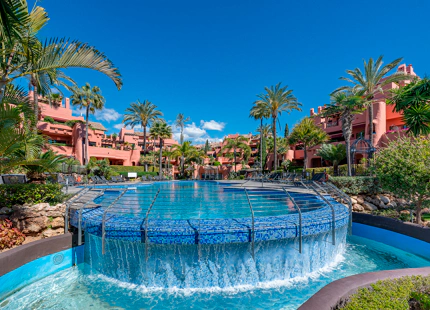 IMPRESIONANTE ÁTICO DÚPLEX DE 3 DORMITORIOS EN LA NUEVA MILLA DE ORO DE ESTEPONA