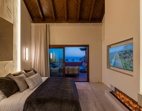 Duplex Penthouse for sale in New Golden Mile, Estepona East