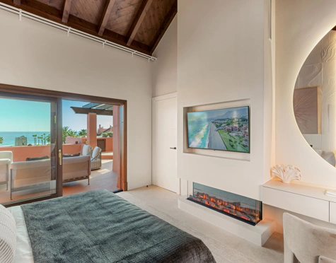 Duplex Penthouse for sale in New Golden Mile, Estepona East