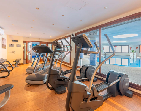Duplex Penthouse for sale in New Golden Mile, Estepona East