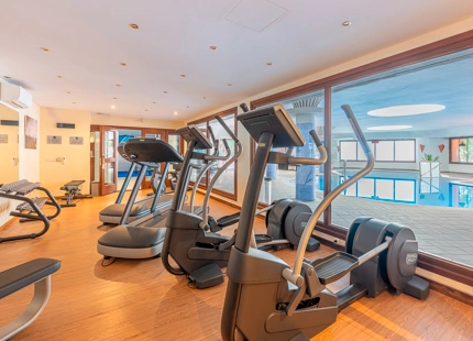 IMPRESIONANTE ÁTICO DÚPLEX DE 3 DORMITORIOS EN LA NUEVA MILLA DE ORO DE ESTEPONA