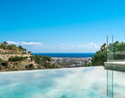 Villa for sale in El Madroñal, Benahavis