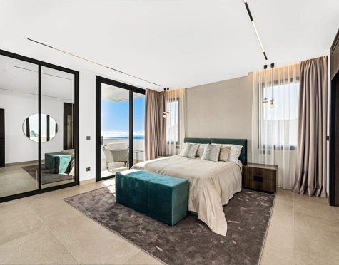 Villa for sale in El Madroñal, Benahavis