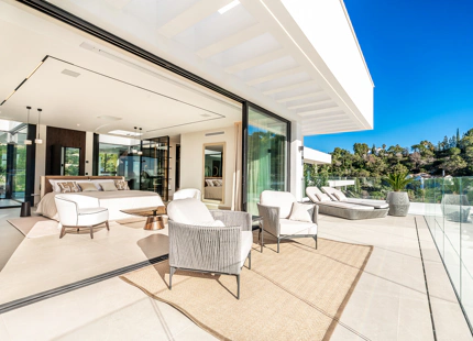 VILLA CONTEMPORÁNEA DE LUJO CON VISTAS PANORÁMICAS AL MAR EN EL MADROÑAL