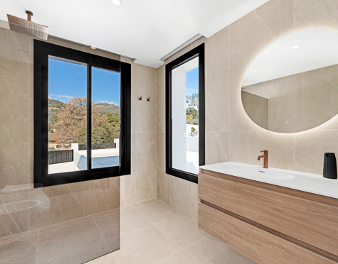Villa for sale in El Madroñal, Benahavis