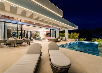 VILLA CONTEMPORÁNEA DE LUJO CON VISTAS PANORÁMICAS AL MAR EN EL MADROÑAL