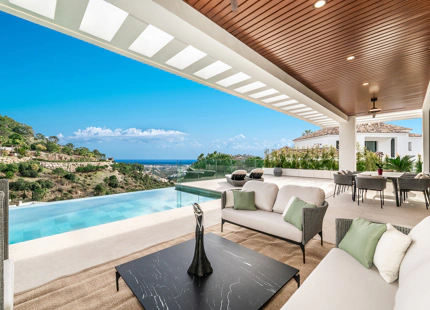 VILLA CONTEMPORÁNEA DE LUJO CON VISTAS PANORÁMICAS AL MAR EN EL MADROÑAL