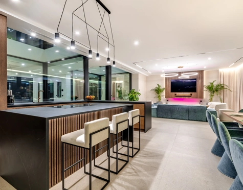 Villa for sale in El Madroñal, Benahavis