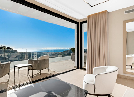 VILLA CONTEMPORÁNEA DE LUJO CON VISTAS PANORÁMICAS AL MAR EN EL MADROÑAL