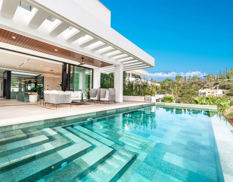 Villa for sale in El Madroñal, Benahavis