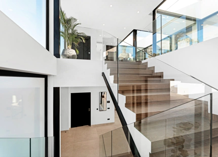 VILLA CONTEMPORÁNEA DE LUJO CON VISTAS PANORÁMICAS AL MAR EN EL MADROÑAL