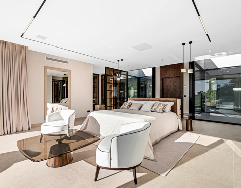 Villa for sale in El Madroñal, Benahavis