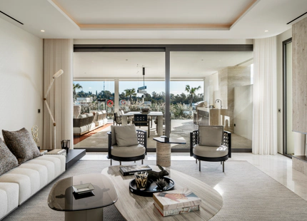 EXCEPCIONAL DÚPLEX DISEÑADO POR FENDI EN LA MILLA DE ORO DE MARBELLA