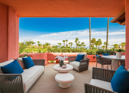 APARTAMENTO DE LUJO EN PLANTA INTERMEDIA EN LA NUEVA MILLA DE ORO DE ESTEPONA