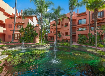 APARTAMENTO DE LUJO EN PLANTA INTERMEDIA EN LA NUEVA MILLA DE ORO DE ESTEPONA