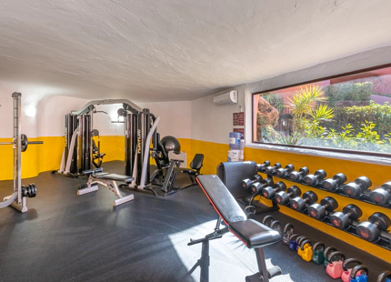 APARTAMENTO DE LUJO EN PLANTA INTERMEDIA EN LA NUEVA MILLA DE ORO DE ESTEPONA