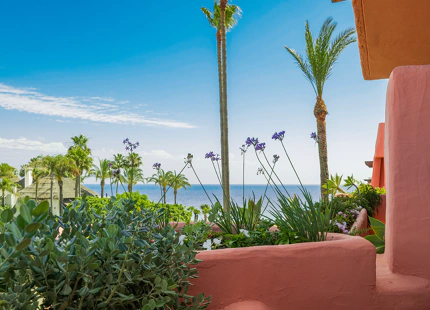 APARTAMENTO DE LUJO EN PLANTA INTERMEDIA EN LA NUEVA MILLA DE ORO DE ESTEPONA