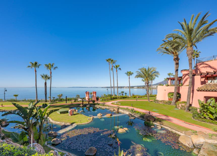APARTAMENTO DE LUJO EN PLANTA INTERMEDIA EN LA NUEVA MILLA DE ORO DE ESTEPONA