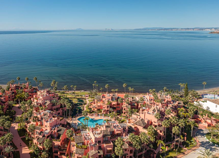 APARTAMENTO DE LUJO EN PLANTA INTERMEDIA EN LA NUEVA MILLA DE ORO DE ESTEPONA