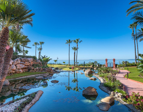 Apartment for sale in New Golden Mile, Estepona East