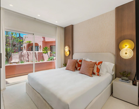 Apartment for sale in New Golden Mile, Estepona East