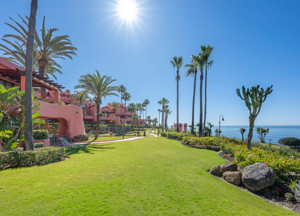 APARTAMENTO DE LUJO EN PLANTA INTERMEDIA EN LA NUEVA MILLA DE ORO DE ESTEPONA