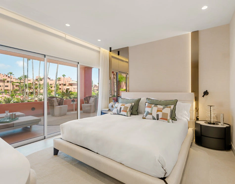 Apartment for sale in New Golden Mile, Estepona East