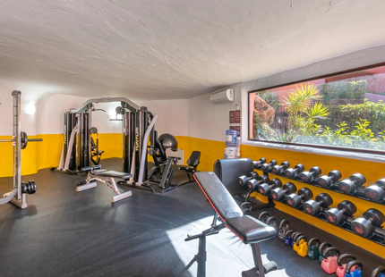 APARTAMENTO DE LUJO EN PLANTA INTERMEDIA EN LA NUEVA MILLA DE ORO DE ESTEPONA