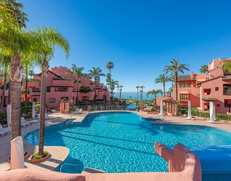 Apartment for sale in New Golden Mile, Estepona East