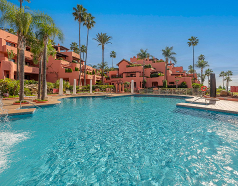 Ground Floor Apartment for sale in New Golden Mile, Estepona East