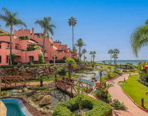 Ground Floor Apartment for sale in New Golden Mile, Estepona East