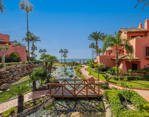 Ground Floor Apartment for sale in New Golden Mile, Estepona East