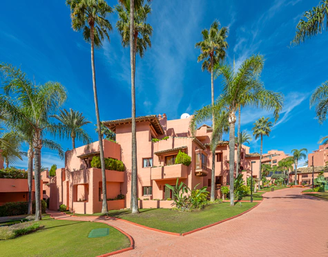 Ground Floor Apartment for sale in New Golden Mile, Estepona East