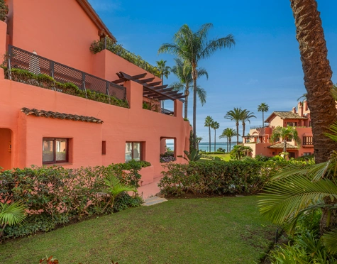 Ground Floor Apartment for sale in New Golden Mile, Estepona East