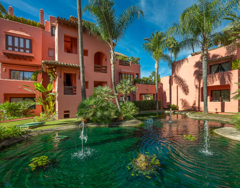 Ground Floor Apartment for sale in New Golden Mile, Estepona East