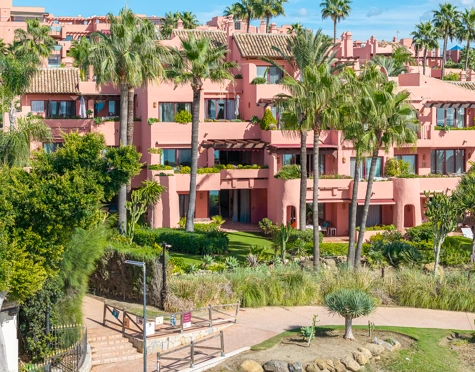 Ground Floor Apartment for sale in New Golden Mile, Estepona East