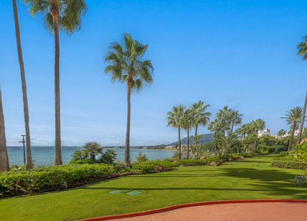 ELEGANTE APARTAMENTO DE 3 DORMITORIOS EN PLANTA BAJA EN ESTEPONA