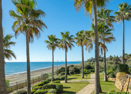 ÁTICO DE LUJO CON TERRAZA PRIVADA EN LA AZOTEA EN LA NUEVA MILLA DE ORO DE ESTEPONA