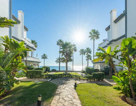 Ático en venta en New Golden Mile, Estepona East