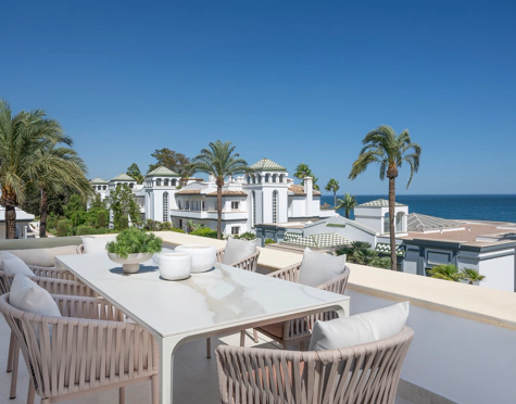 Penthouse for sale in New Golden Mile, Estepona East