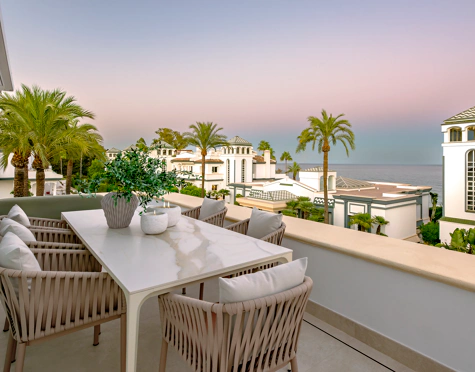 Penthouse for sale in New Golden Mile, Estepona East