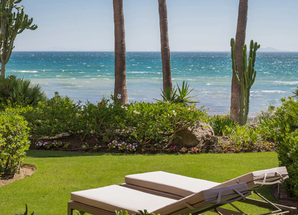 GROUND FLOOR APARTMENT WITH PRIVATE TERRACE IN ESTEPONA